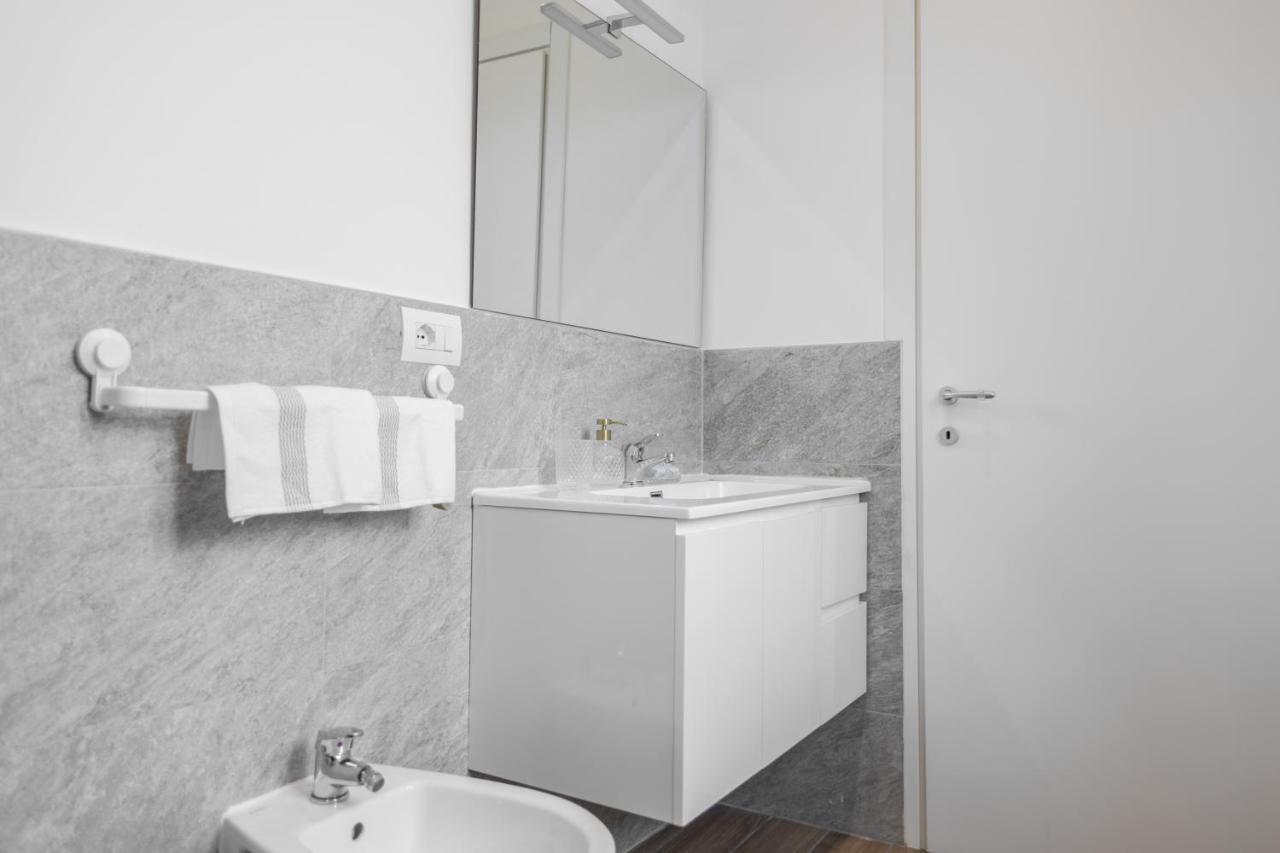 Lora Apartment,Free Private Parking, Self Check In,1 Côme Extérieur photo