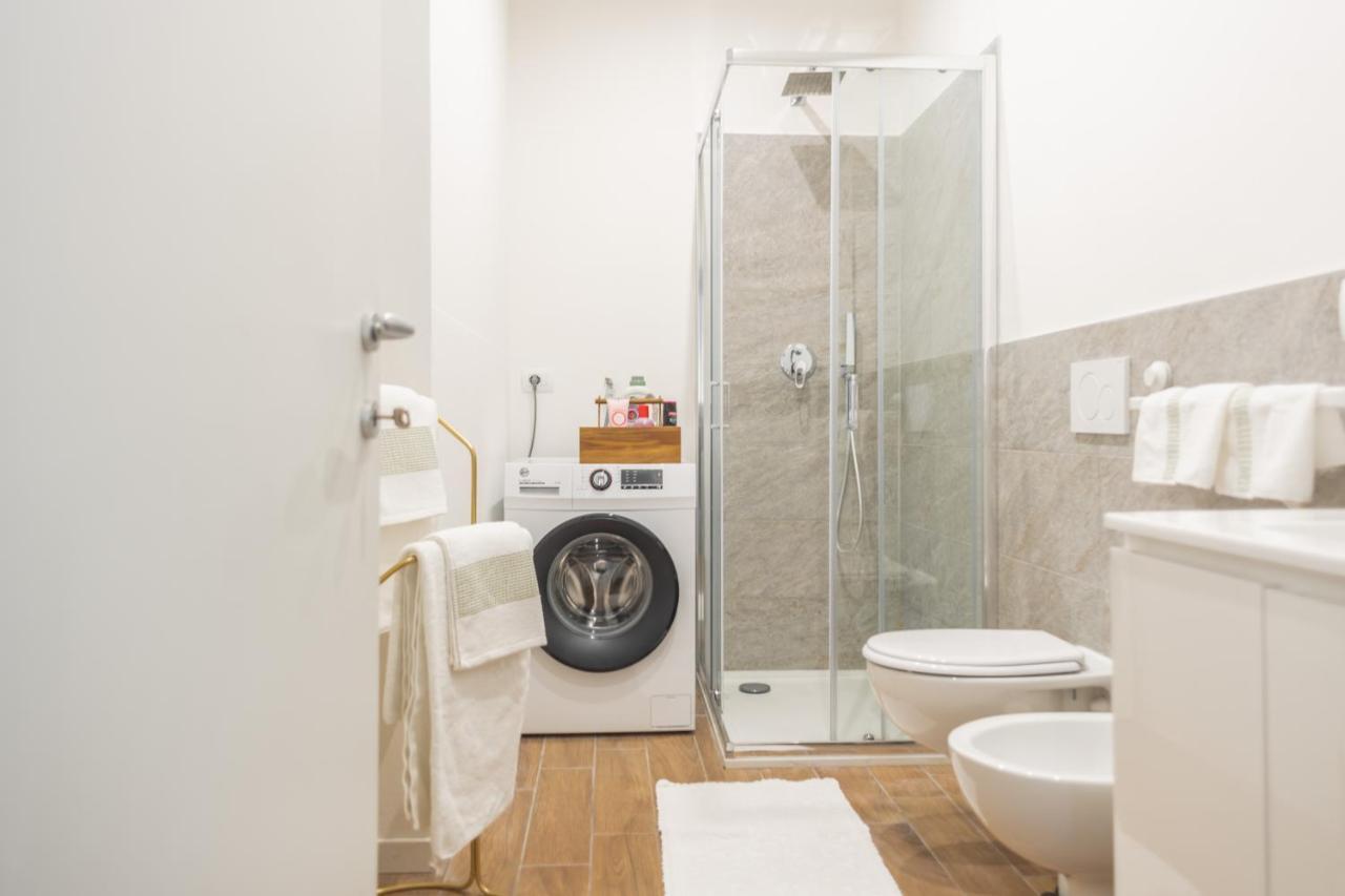 Lora Apartment,Free Private Parking, Self Check In,1 Côme Extérieur photo